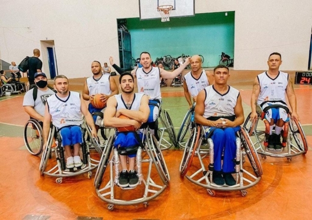 BASQUETE EM CADEIRA DE RODAS